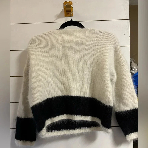 Fine Collection crop sweater size XS/S - Picture 2 of 4